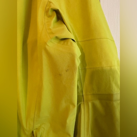 Rapha Women’s Pro Team Rain Jacket Yellow, Small - Picture 5 of 5
